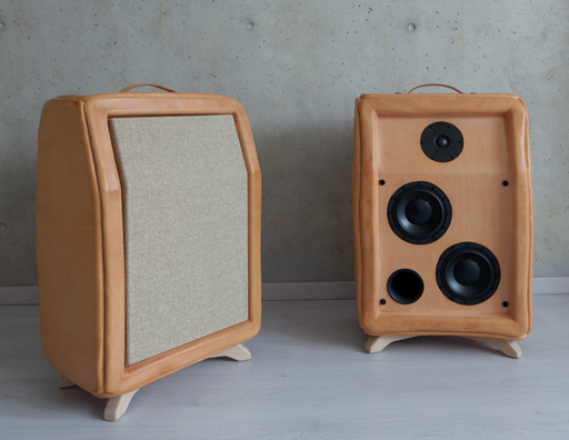 A set of two high quality speakers upholstered in leather. By upholstering the speakers I wanted to extend their lifetime. Often when speakers are old they still sound good but the exterior is damaged, with the leather cover they will only gain more character when they age. ( SWAN speakers, leather, wood, MDF | h:82 w:48 d:32 cm )